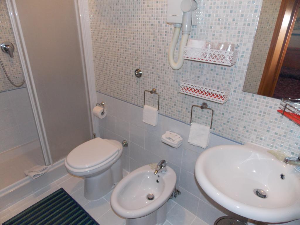 Domus Roxy Hotel Rome Luaran gambar